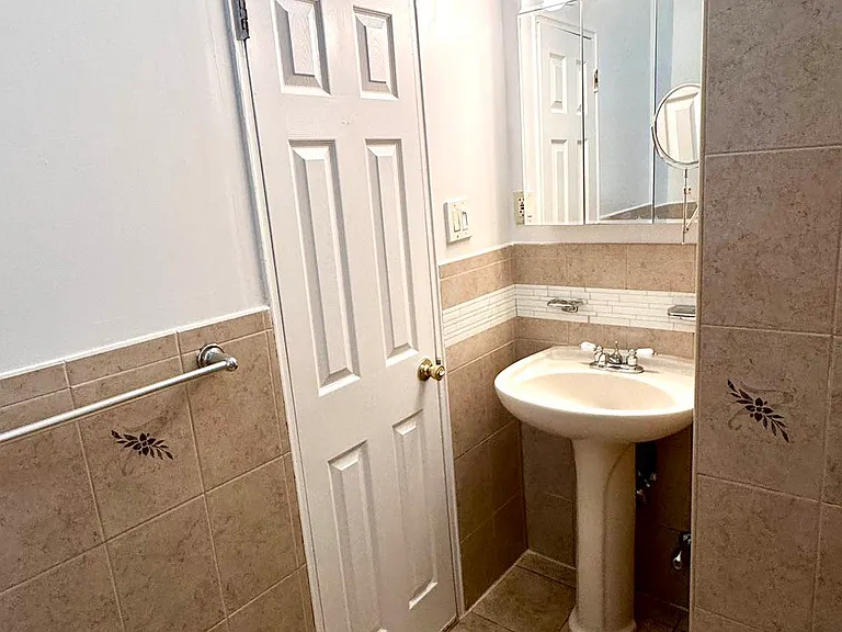 426 E 83rd St #5C — Photo 4