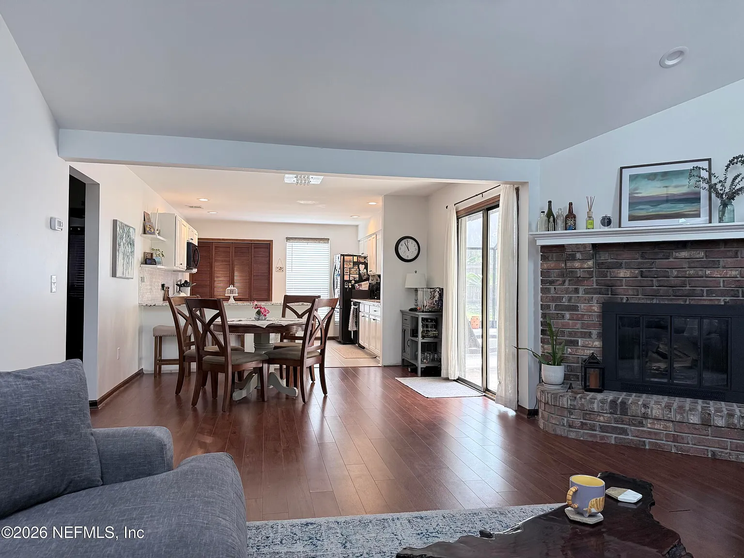 3 bed, 2.0 bath, 1392 sqft, $3,500 — Photo 4