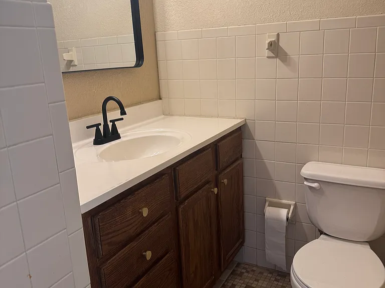 1230 S Sherman Ave — Photo 15