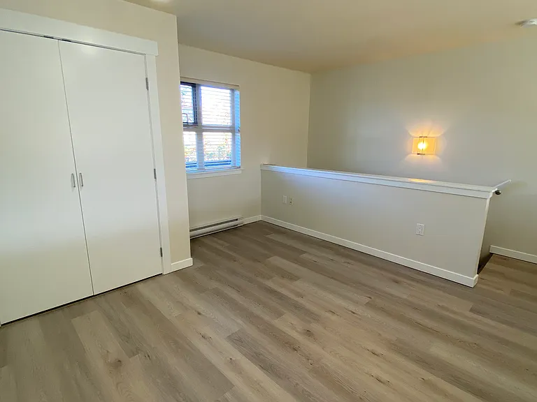 1406 Jingle Pot Rd — Photo 10