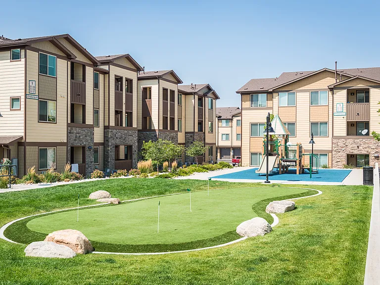 Estate at Woodmen Ridge — Photo 25