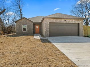 1916 E 26th Pl N, Tulsa, OK 74110