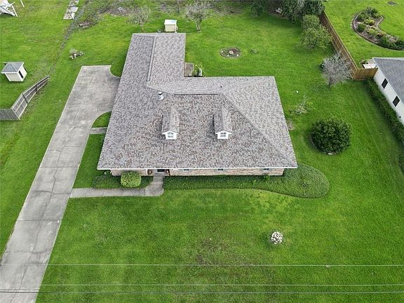 4th image of 520 S Lake Court Dr