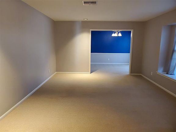 4th image of 127 Driftwood Dr