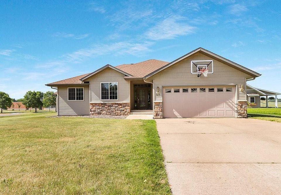 811 8th Ave, Bloomer, WI 54724 Zillow