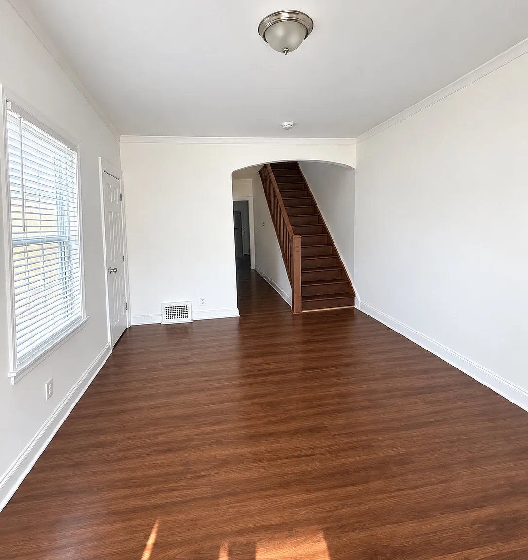 2 bed, 900 sqft, $1,200 — Photo 4