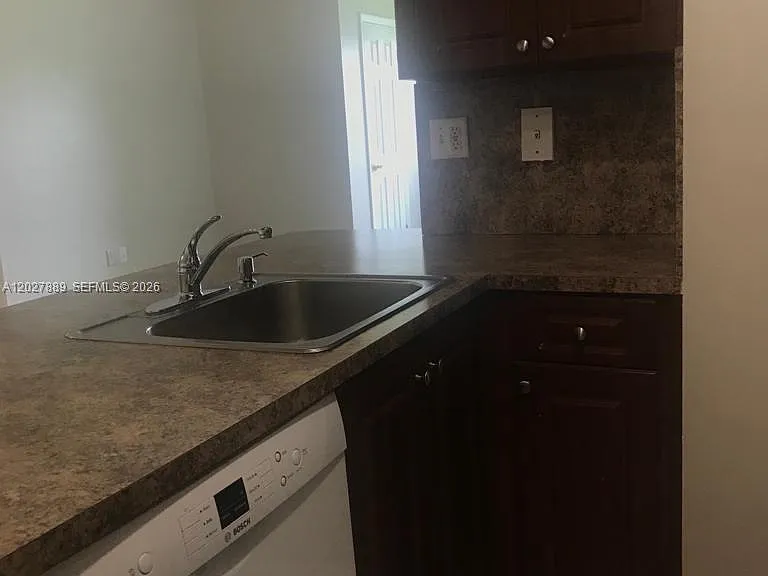 6740 NW 175th Ln #L-20 — Photo 12