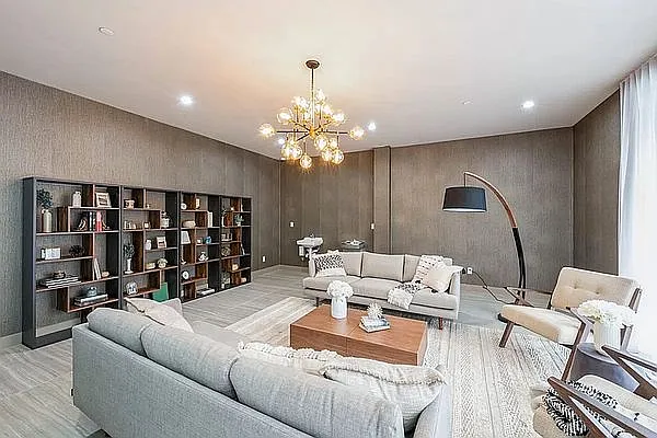 Rented by E Realty International Corp | media 9