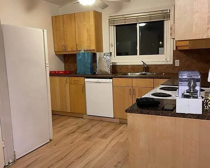 162 Jansen Ave #28 — Photo 2