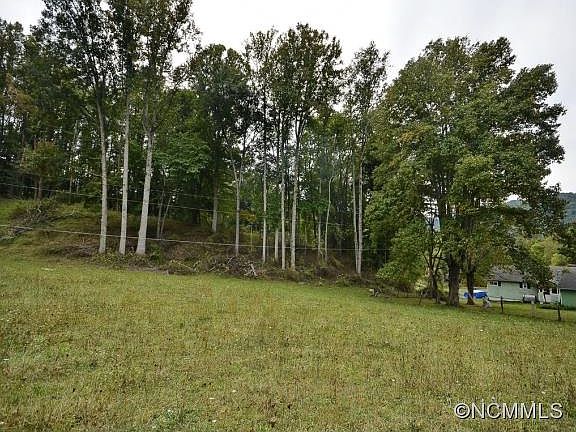 2nd image of 619 Bunny Run Rd