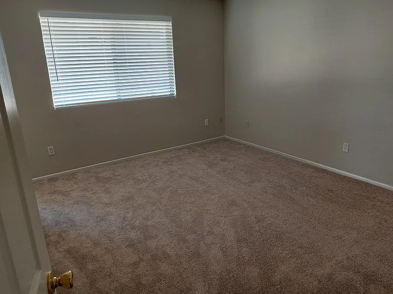 647 W Pantera Ave — Photo 3