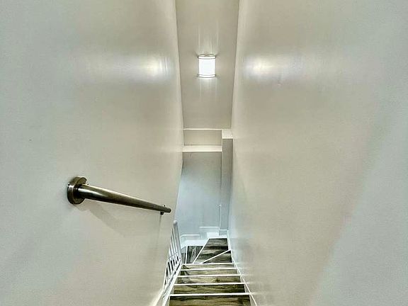 4th image of 1592 Lincoln Pl #1B