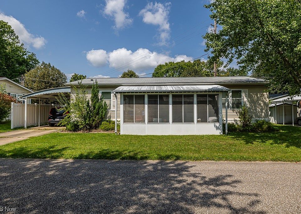2nd image of 6 Maple Dr