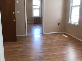 5348 73rd St, Maspeth, NY 11378