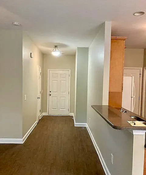 1731 E Avalon Cir — Photo 4