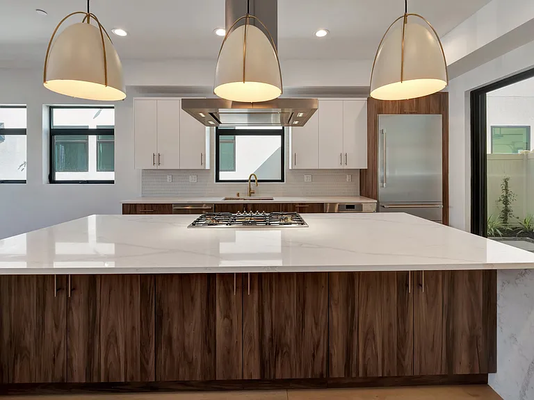 109 Daisy Ave #4 — Photo 36