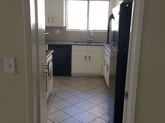 4th image of 1465 S Beverly Dr APT 3