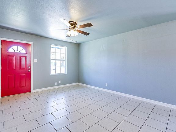 5th image of 2460 Glenwood Dr