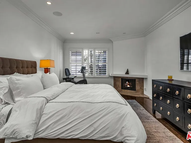 11745 Montana Ave #301 — Photo 18