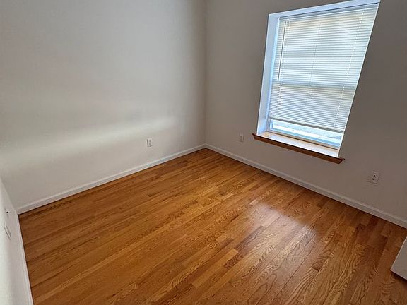 5th image of 16-18 Wallace St #18-2