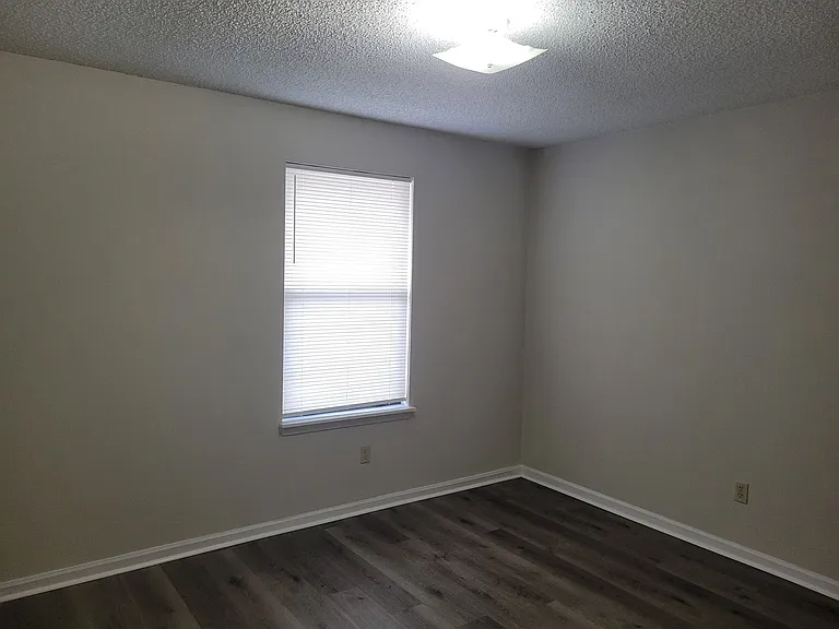 1337 Delaware Pl #B — Photo 8
