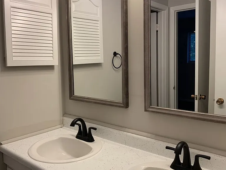 225 Village Ln #D — Photo 11