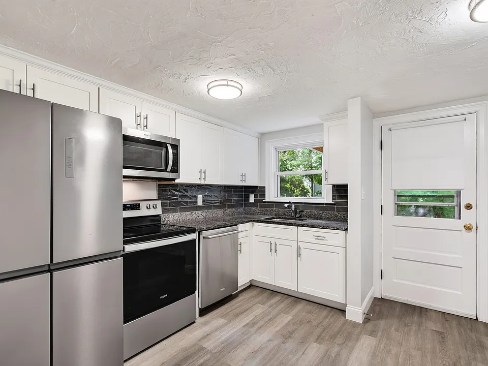 2 Charles St #3