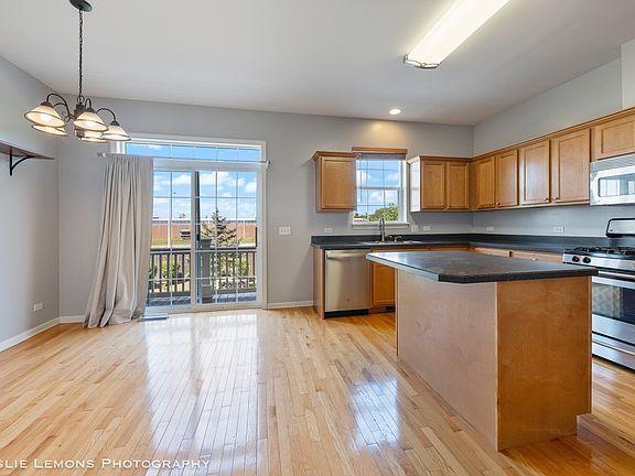 5th image of 286 Broadmoor Ln
