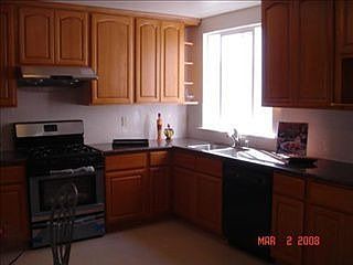 5th image of 1555 La Salle Ave