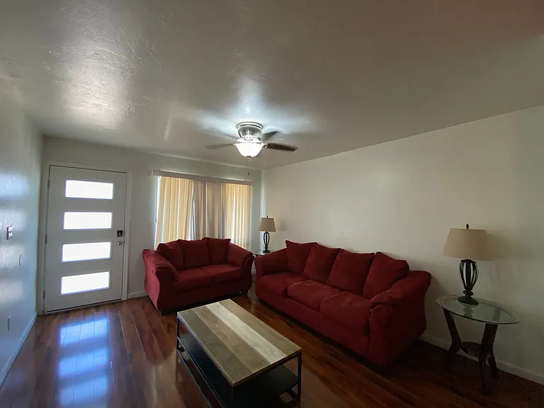 1 and 2 Bedrooms Great Location with Community Pool and Onsite Laundry! 1/2 of Mile from U of A — Photo 31
