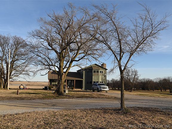 3rd image of 438474 E 350th Rd