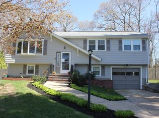43 Peters Dr, Stoughton, MA 02072