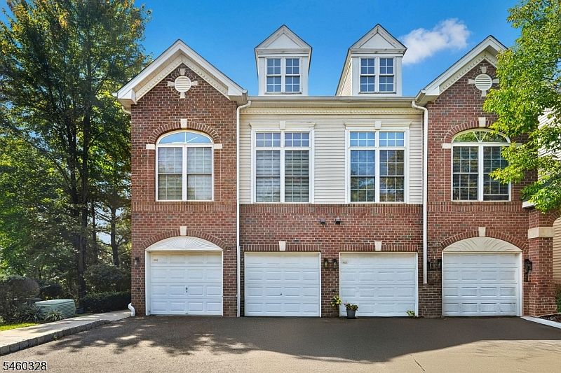 1st image of 402 Donato Cir