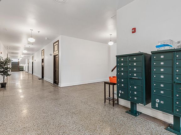 3rd image of 609 E Kirby St #107