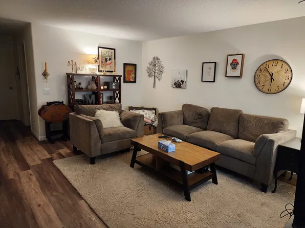 544 S 12th St APT B, Saint Helens, OR 97051