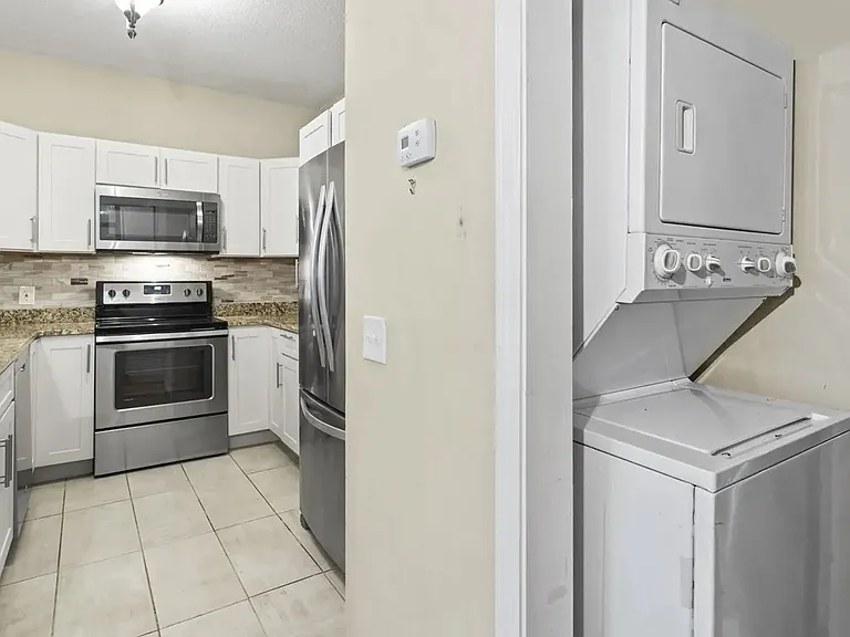 47 Bradford Commons Ln #47 — Photo 4