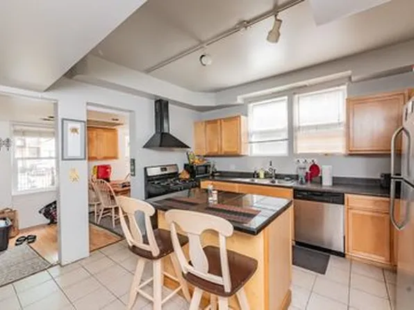 1456 W Irving Park Rd APT 1, Chicago, IL 60613
