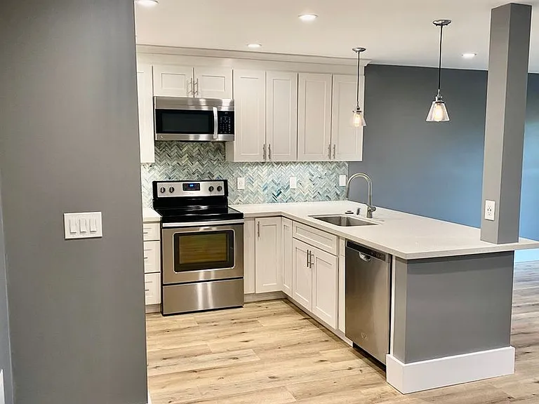 215 Euclid Avenue — Photo 3