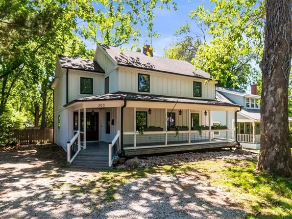 303 SW 2nd St, Lees Summit, MO 64063