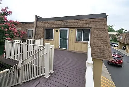 3814 Burlingame Pl — Photo 1