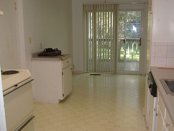 4th image of 1304 Vine St