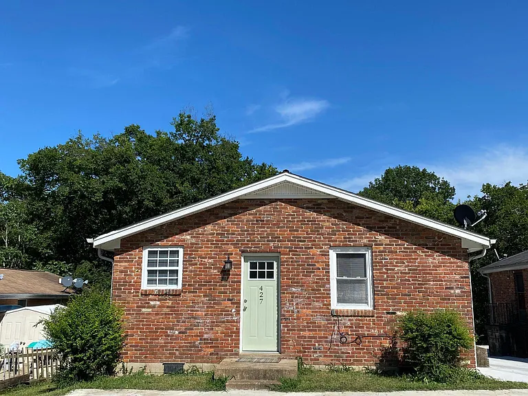 427 Kinsey Blvd — Photo 1