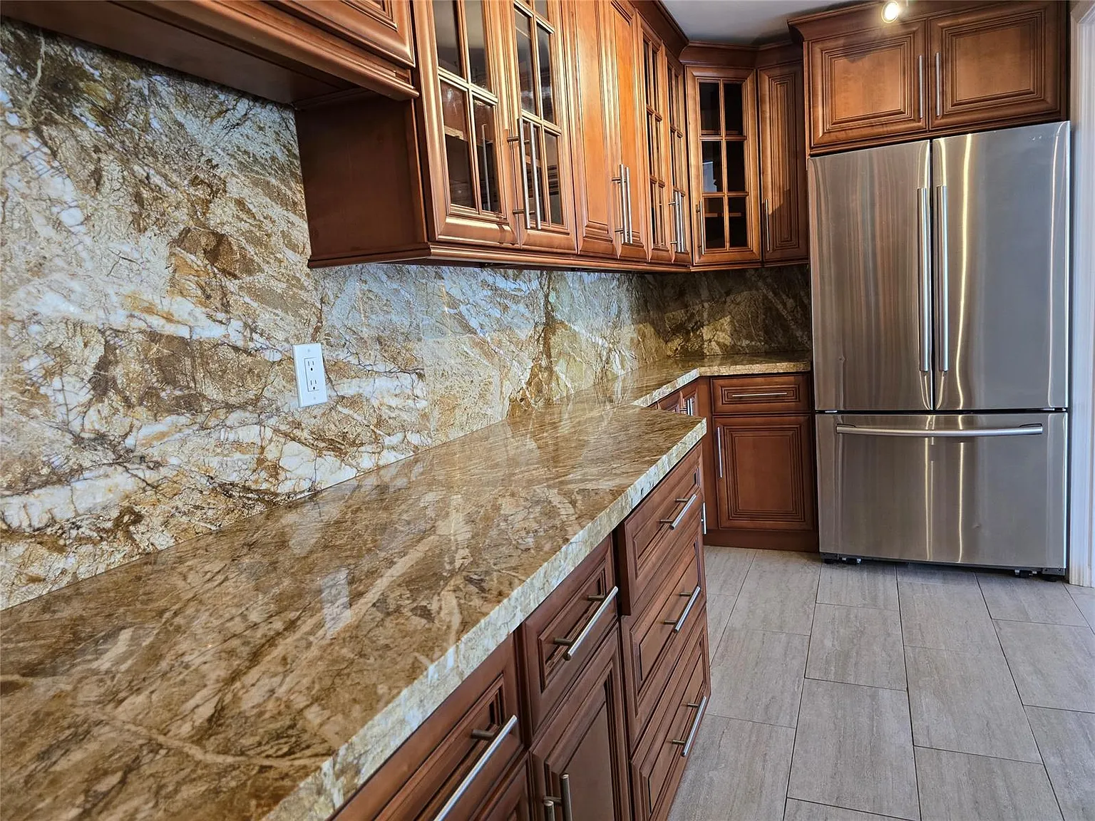 2 bed, 1250 sqft, $3,200 — Photo 1