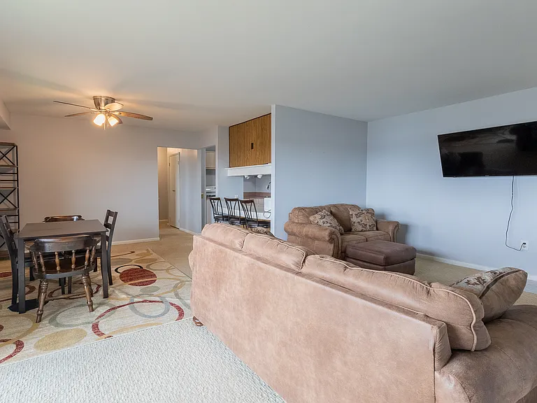 1747 Edgewood Hill Cir #203 — Photo 6