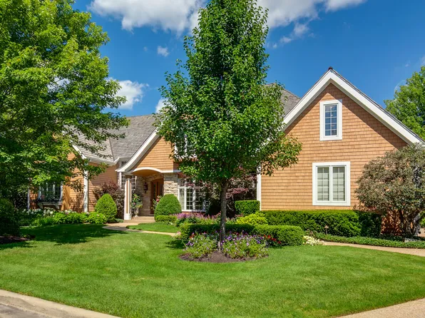 401 Farrington Dr, Lincolnshire, IL 60069