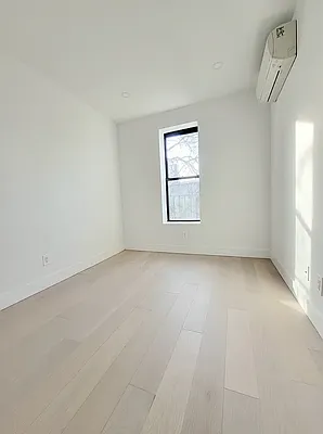 Rented by SERHANT. | media 12