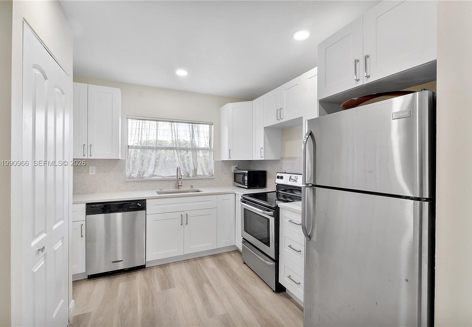 9201 Sunrise Lakes Blvd APT 304