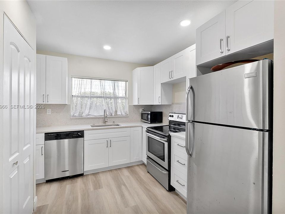 1st image of 9201 Sunrise Lakes Blvd APT 304
