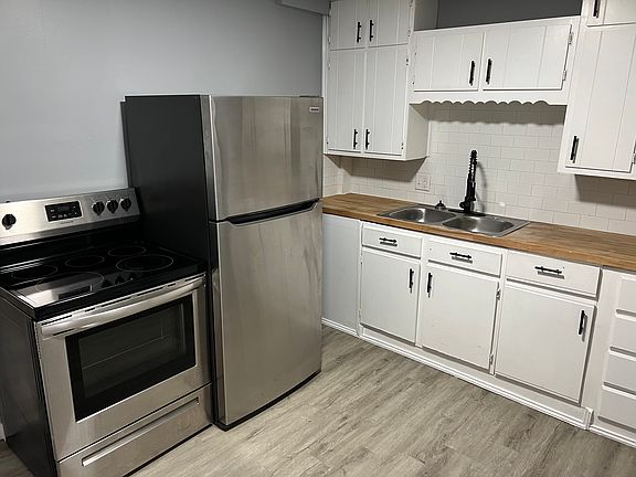 3rd image of 1716 Thaddeus St