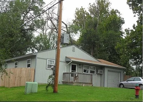 3225 SE Fremont St Photo 1